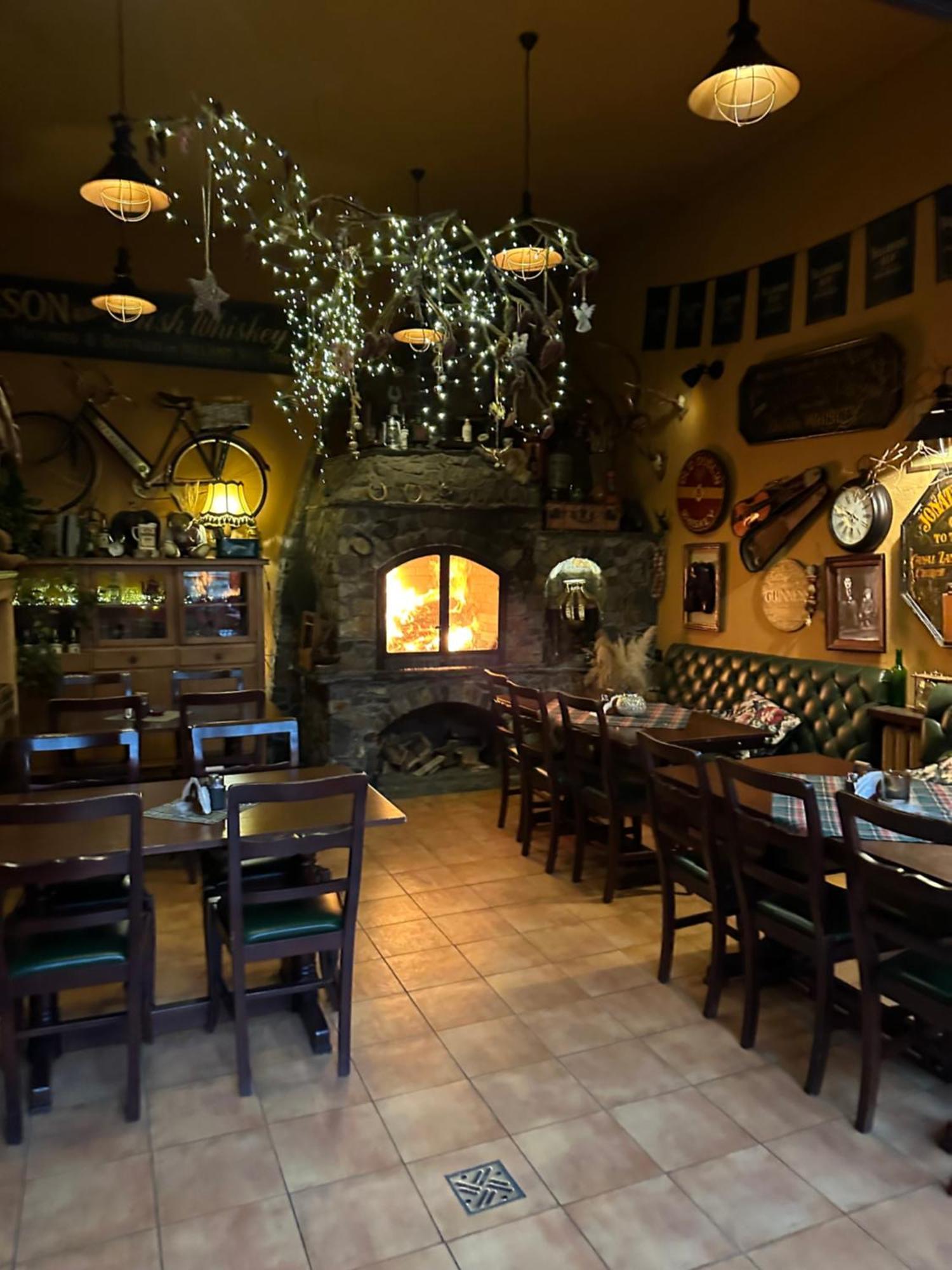קילצה Shoemaker Irish Pub & Accommodation מראה חיצוני תמונה