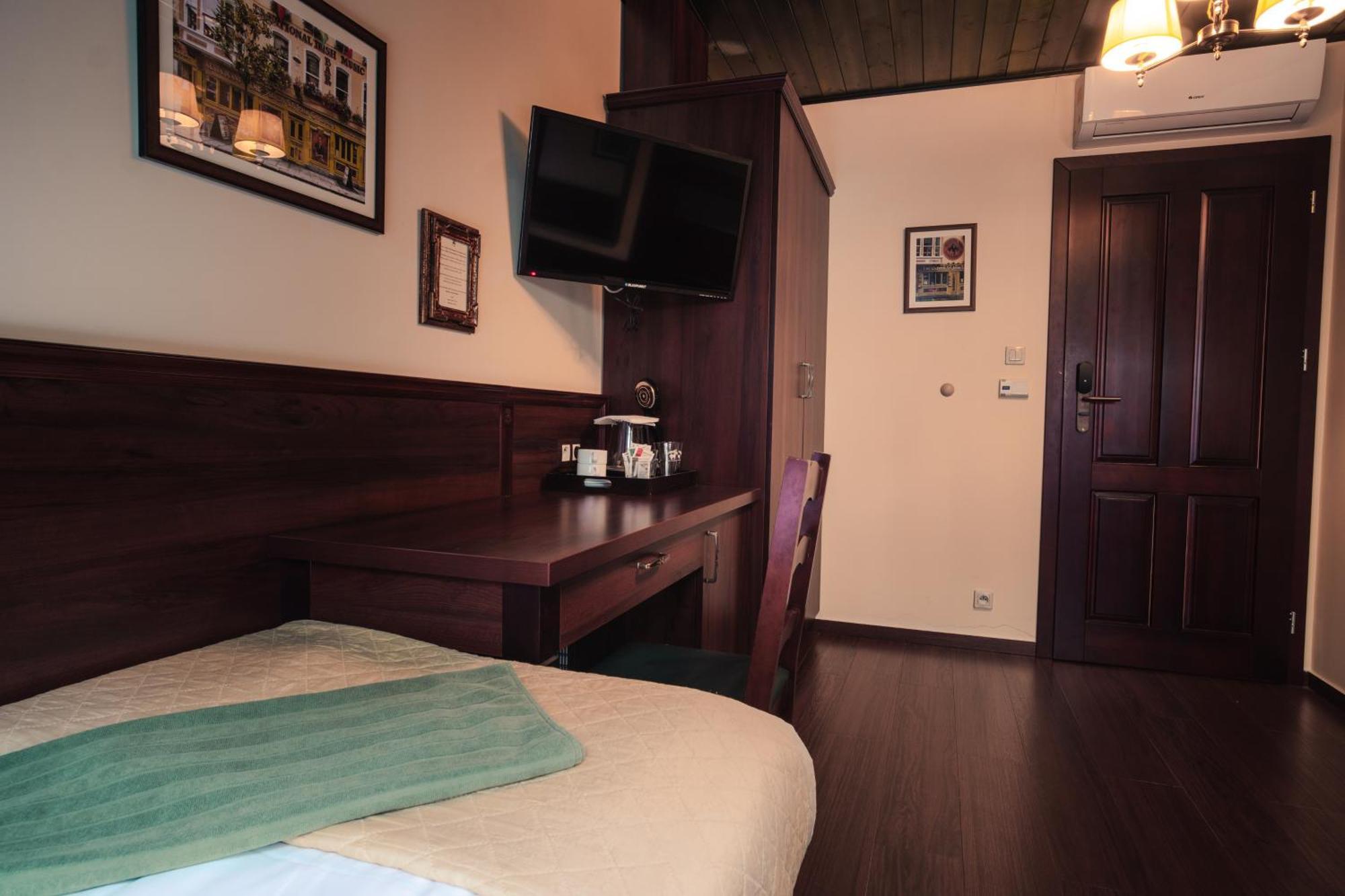 קילצה Shoemaker Irish Pub & Accommodation מראה חיצוני תמונה